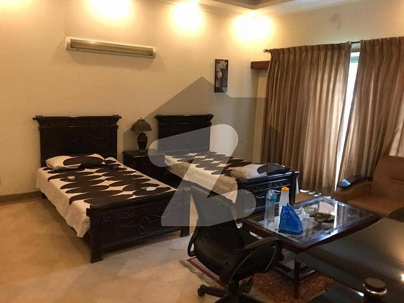 جوہر ٹاؤن فیز 2 جوہر ٹاؤن,لاہور میں 5 کمروں کا 3 کنال مکان 32.0 کروڑ میں برائے فروخت۔