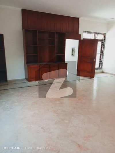 32 Marla Full House Available For Rent In Nisar Colony