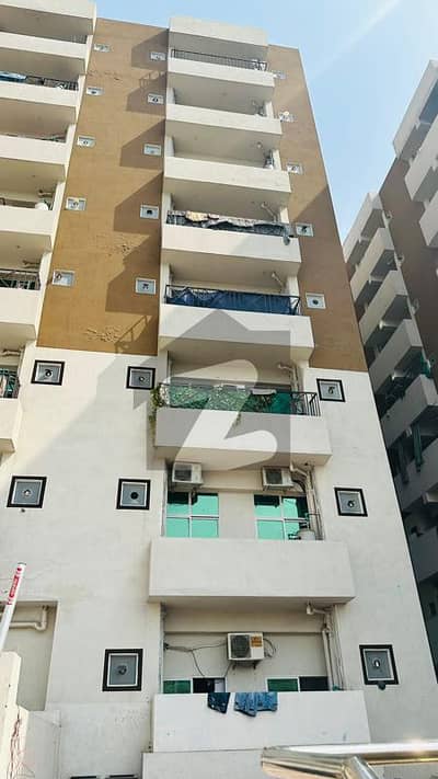یونیورسٹی ٹاؤن پشاور میں 3 کمروں کا 6 مرلہ فلیٹ 1.2 کروڑ میں برائے فروخت۔