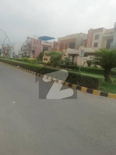 43 Commercial Plot For Sale Near Sharif Ploy Clinic And Womiq Hospital In Moaqal Colony