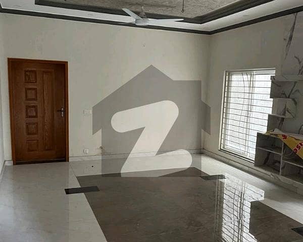 12 Marla House Situated In Divine Homes For Rent