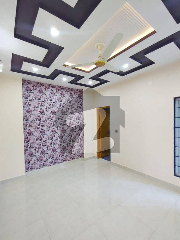 بحریہ ٹاؤن سیکٹر ای بحریہ ٹاؤن,لاہور میں 4 کمروں کا 5 مرلہ مکان 2.25 کروڑ میں برائے فروخت۔