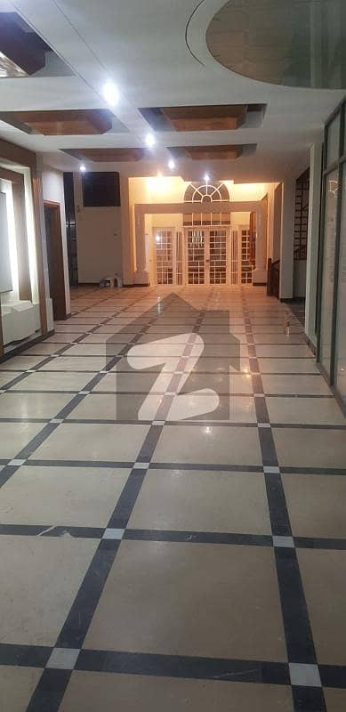 ماڈل ٹاؤن لاہور میں 8 کمروں کا 6 کنال مکان 55.0 کروڑ میں برائے فروخت۔
