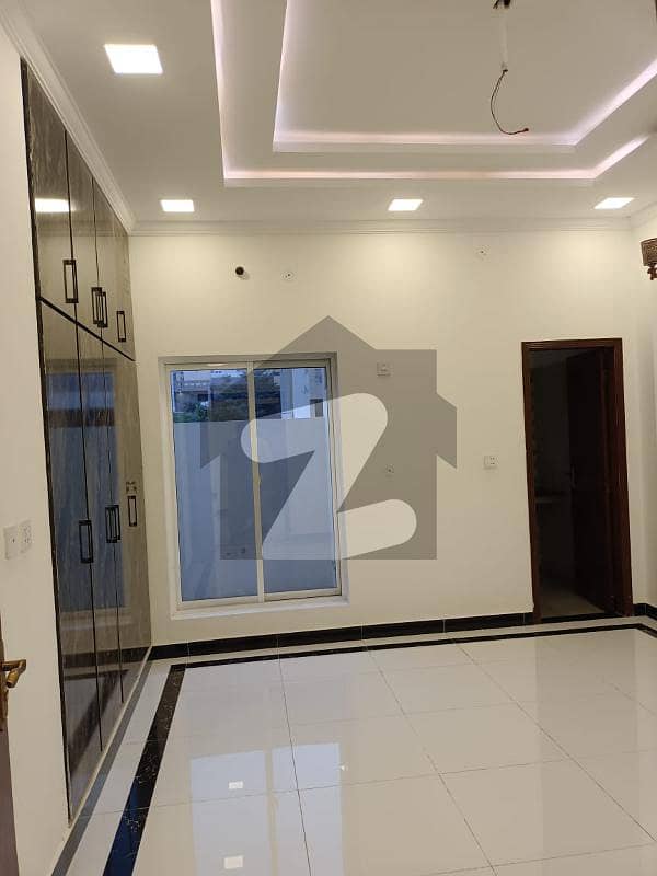 Lower Portion Of 5 Marla House is Available For Rent I Lake City Lahore