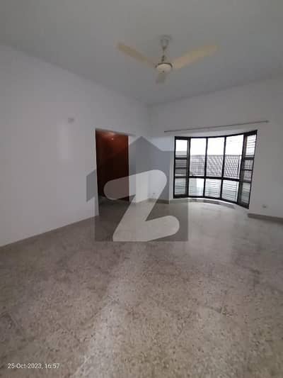 Beautiful Luxurious 1 Kanal House For Commercial Use
