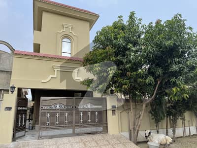 پی سی ایس آئی آر سٹاف کالونی - بلاک سی پی سی ایس آئی آر سٹاف کالونی,لاہور میں 7 کمروں کا 1 کنال مکان 4.5 کروڑ میں برائے فروخت۔