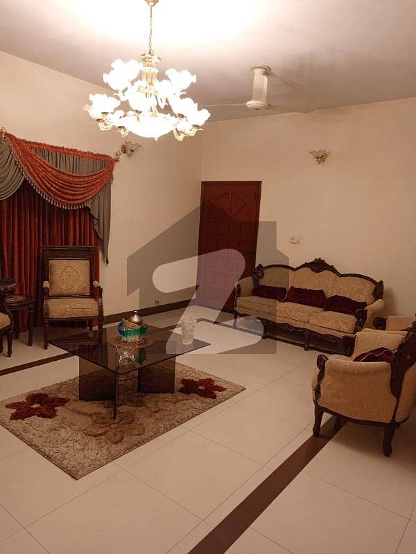 گلستانِِ جوہر ۔ بلاک 12 گلستانِ جوہر,کراچی میں 3 کمروں کا 10 مرلہ مکان 5.25 کروڑ میں برائے فروخت۔