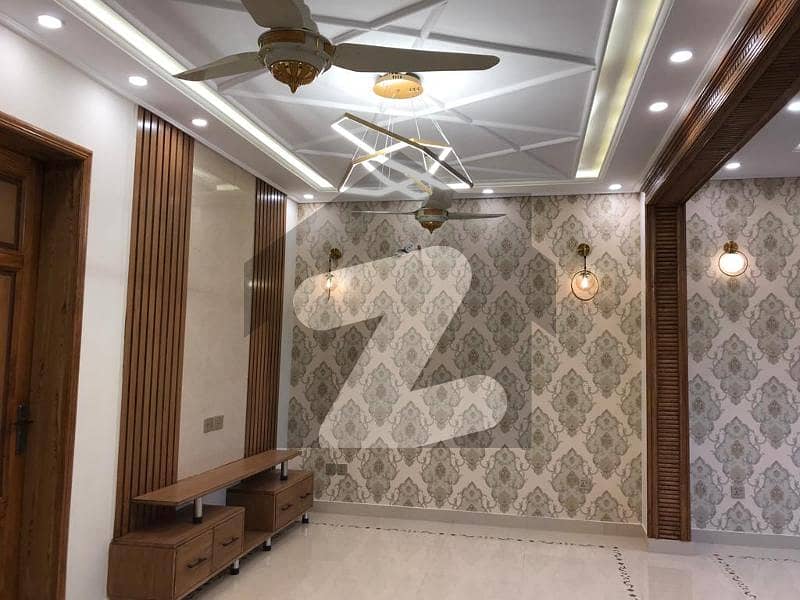بحریہ آرچرڈ فیز 3 بحریہ آرچرڈ,لاہور میں 5 کمروں کا 8 مرلہ مکان 72.0 ہزار میں کرایہ پر دستیاب ہے۔