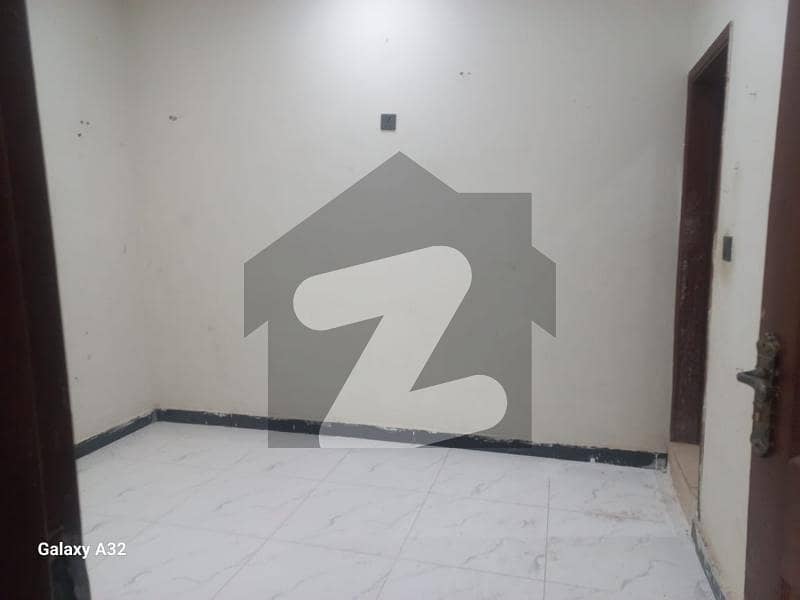 Prime Location 95 Square Yards Flat In Stunning Mehmoodabad Is Available For sale