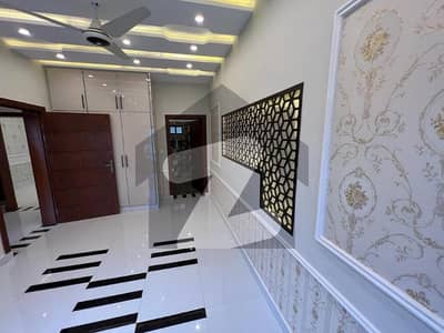 ڈی ۔ 12 اسلام آباد میں 3 کمروں کا 4 مرلہ مکان 4.25 کروڑ میں برائے فروخت۔