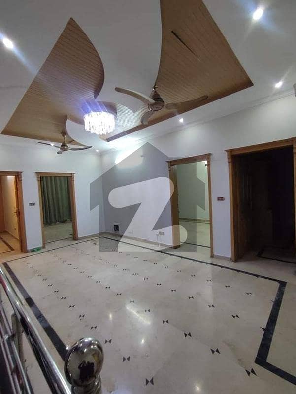 G11 Beautiful Upper Portion For Rent 3 Bedroom With Attached Bathroom TV Lounge Kitchen