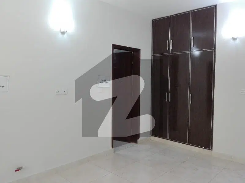 12 Marla Brand New Flat Is Available In Askari 11