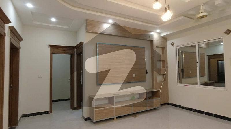 835 Square Feet Flat Is Available In H-13