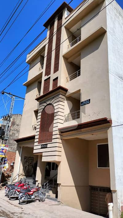 چکلالہ سکیم 3 چکلالہ سکیم,راولپنڈی میں 11 کمروں کا 10 مرلہ عمارت 10.5 کروڑ میں برائے فروخت۔