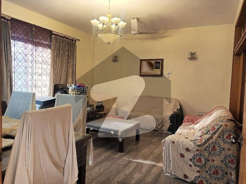 ڈی ایچ اے فیز 4 - بلاک بیبی فیز 4,ڈیفنس (ڈی ایچ اے),لاہور میں 4 کمروں کا 1 کنال مکان 5.75 کروڑ میں برائے فروخت۔