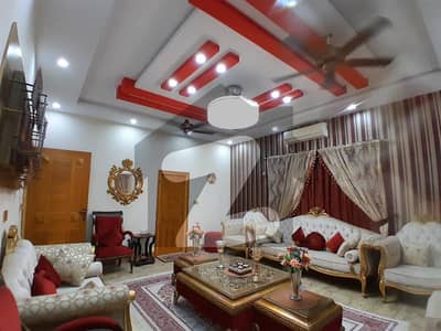 Saadi Town House Sized 400 Square Yards For Sale