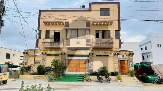 پولیس سوسائٹی کراچی میں 9 کمروں کا 16 مرلہ مکان 5.8 کروڑ میں برائے فروخت۔