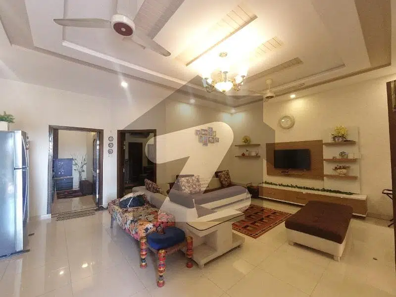 A Spacious Prime Location 2800 Square Feet House In Media Town