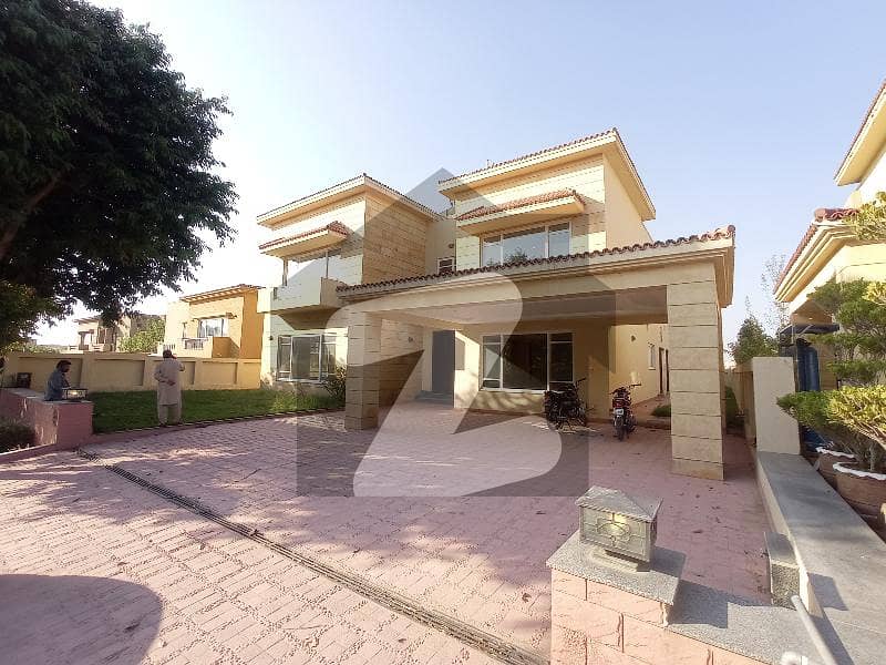 22 Marla Beautiful Villa For Sale in Bahria Garden city zone 1