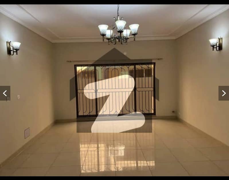 عسکری 10 - سیکٹر ایس عسکری 10,عسکری,لاہور میں 5 کمروں کا 15 مرلہ مکان 8.1 کروڑ میں برائے فروخت۔
