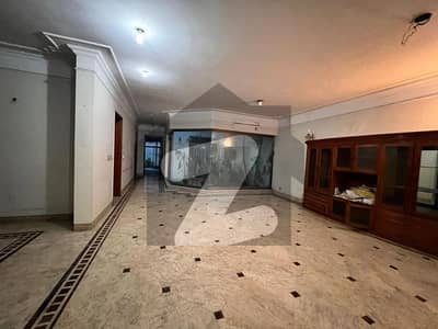 1 Kanal Prime Location House For Rent In Gulberg.