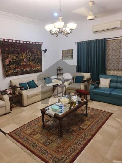 500 Sq Yds Well Maintained Proper 2 Unit Bungalow For Sale Between Khayaban-E-Hafiz And Khayaban-E-Shaheen