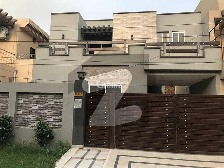 House available for rent 12 Marla Double story Canal Road Faisalabad