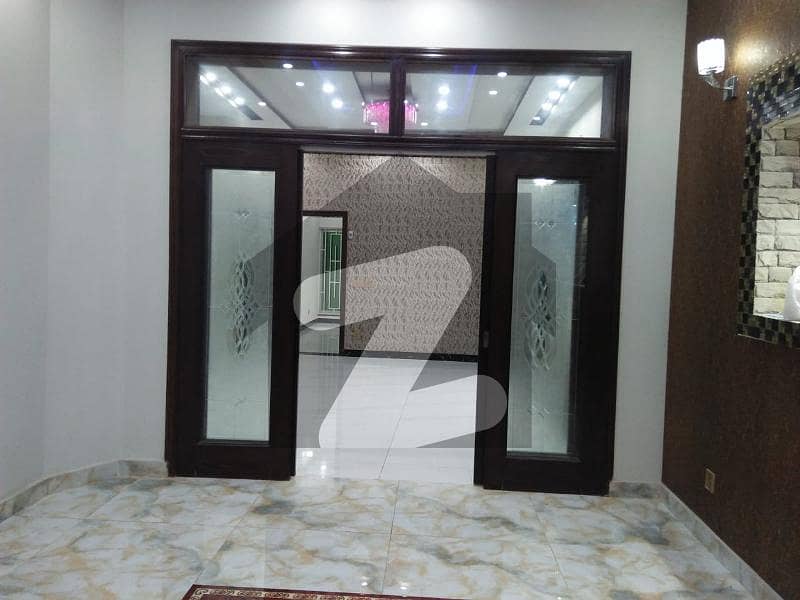 بحریہ ٹاؤن سیکٹر ای بحریہ ٹاؤن,لاہور میں 2 کمروں کا 10 مرلہ مکان 1.7 کروڑ میں برائے فروخت۔