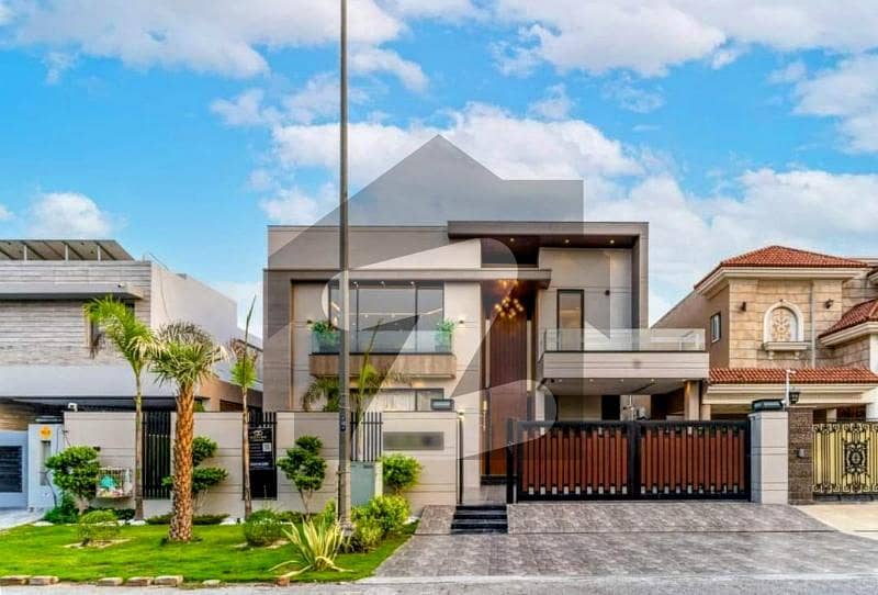 1 KANAL EXTREME MODERN BUNGALOW FOR SALE