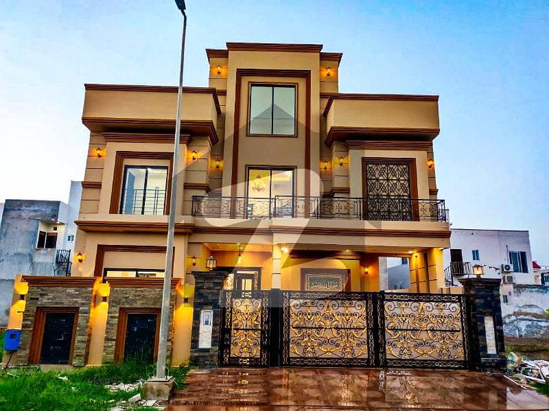 5 Marla Brand new beautiful luxury double storey house with A+Construction available for sale at main Shalimar Colony attached to bosan road