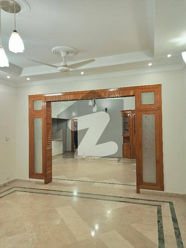 ای ۔ 11 اسلام آباد میں 3 کمروں کا 14 مرلہ مکان 1.1 لاکھ میں کرایہ پر دستیاب ہے۔