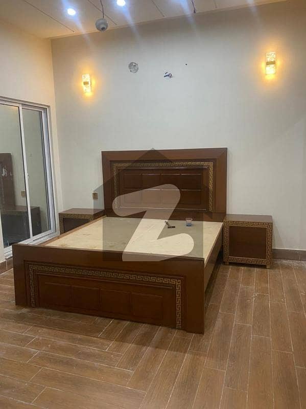 جھنگ روڈ فیصل آباد میں 6 کمروں کا 6 مرلہ مکان 2.5 کروڑ میں برائے فروخت۔