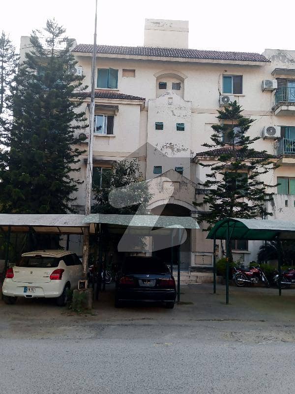 G,7/ PHA FLAT FOR RENT 3 BED ATTACHED BATH DD BEST LOCATION NAYER TO PARK MUQESE MARKET