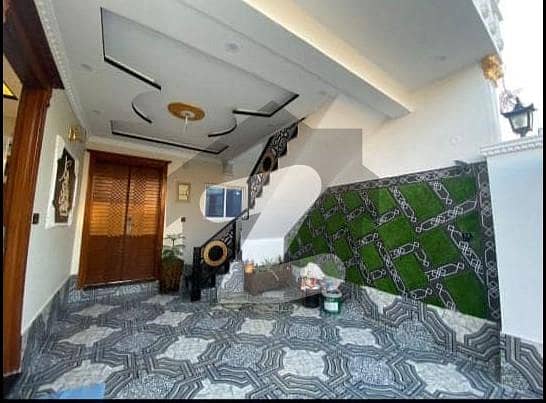 میٹرو ایوینیو فیروزپور روڈ,لاہور میں 5 کمروں کا 5 مرلہ مکان 2.15 کروڑ میں برائے فروخت۔