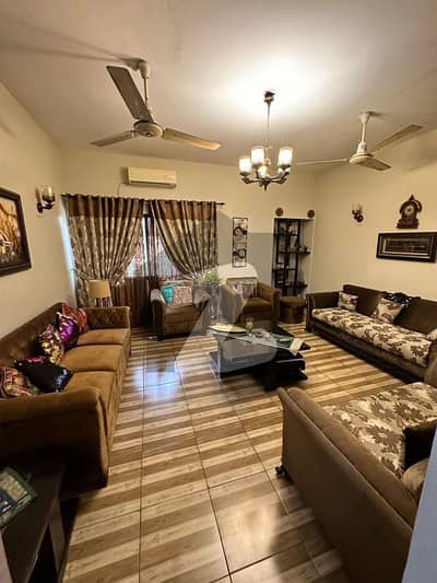کے ڈی اے اوورسیز بنگلوز گلستانِ جوہر,کراچی میں 4 کمروں کا 1 مرلہ مکان 7.6 کروڑ میں برائے فروخت۔