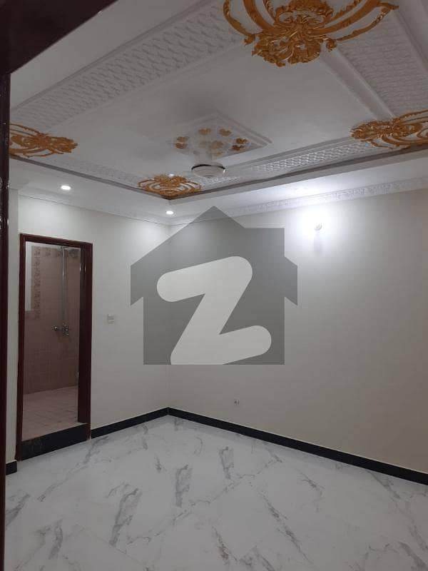 گلبرگ 5 گلبرگ,لاہور میں 2 کمروں کا 4 مرلہ فلیٹ 55.0 ہزار میں کرایہ پر دستیاب ہے۔