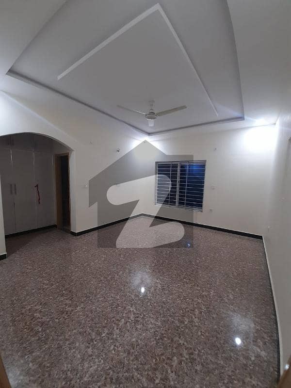 1 Kanal Owner Build Lush House Available For Sale in PAKISTAN TOWN 1 Islamabad
