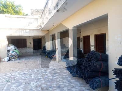 سر سید روڈ راولپنڈی میں 7 کمروں کا 16 مرلہ عمارت 1.1 لاکھ میں کرایہ پر دستیاب ہے۔