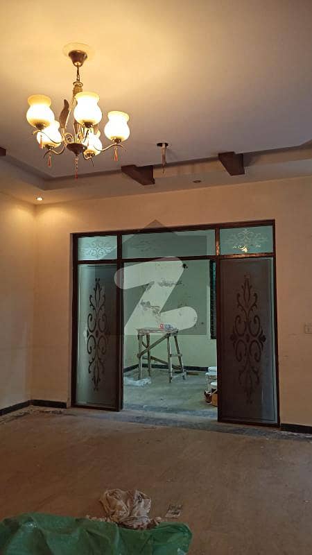 مصطفیٰ ٹاؤن لاہور میں 4 کمروں کا 10 مرلہ مکان 1.3 لاکھ میں کرایہ پر دستیاب ہے۔