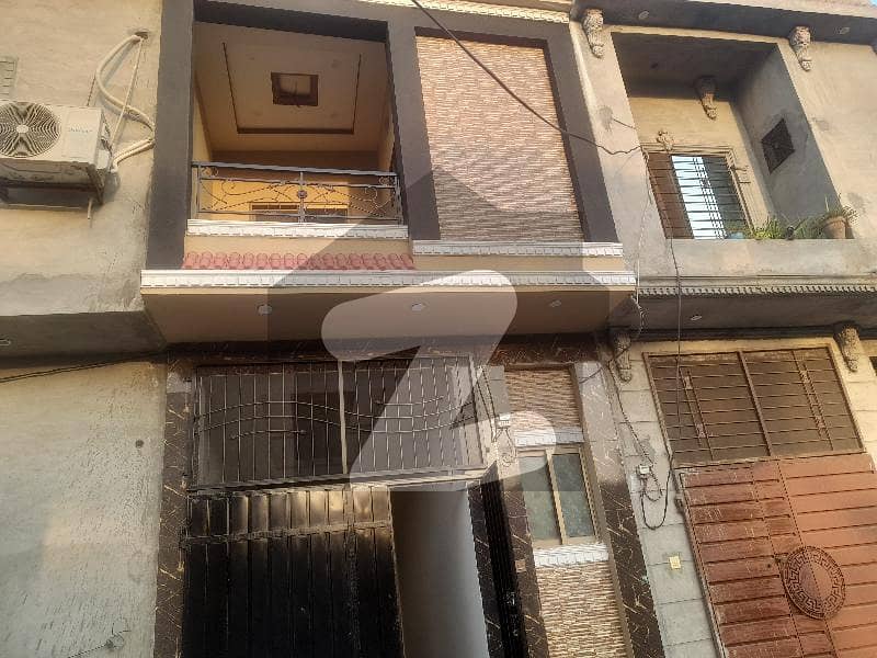 عمر خان روڈ باٹا پور,لاہور میں 3 کمروں کا 3 مرلہ مکان 85.0 لاکھ میں برائے فروخت۔