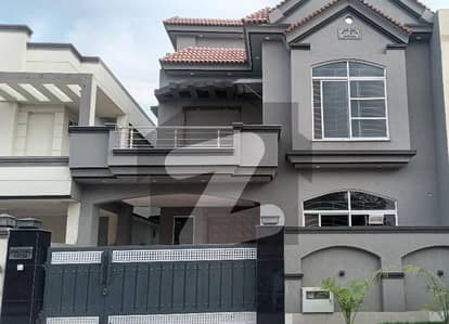 10 Marla House For Rent In Bahria Town Phase 3 Islamabad.