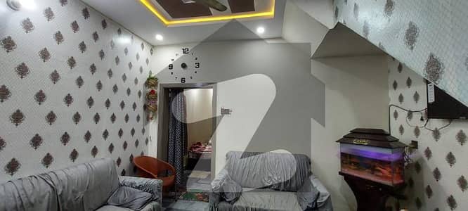علامہ اقبال روڈ سیالکوٹ میں 5 کمروں کا 9 مرلہ مکان 6.5 کروڑ میں برائے فروخت۔