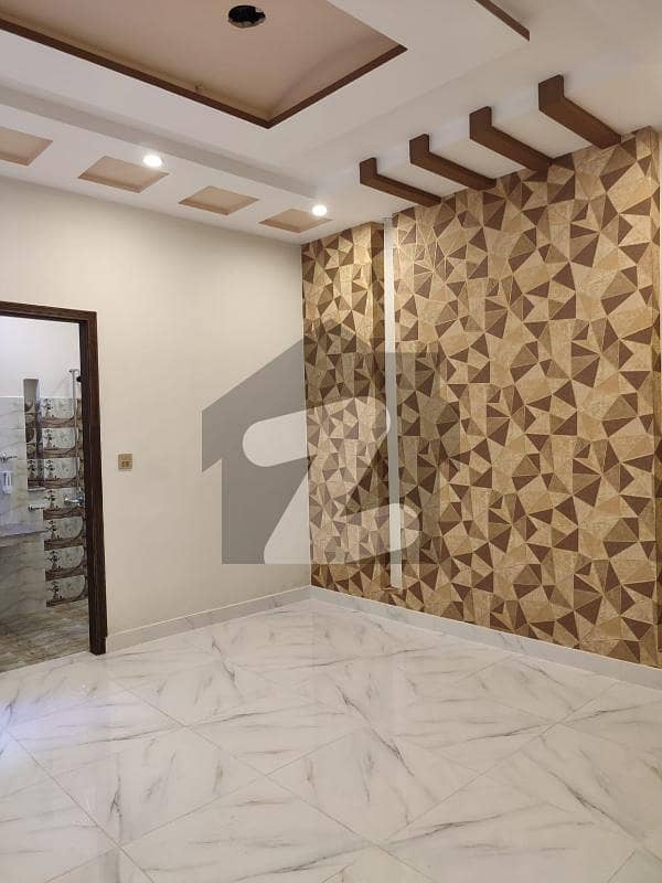 سمن آباد لاہور میں 4 کمروں کا 1 کنال بالائی پورشن 1.05 لاکھ میں کرایہ پر دستیاب ہے۔
