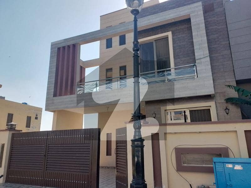10 Marla Brand New House For Rent In Lake City - Sector M-5 Lahore