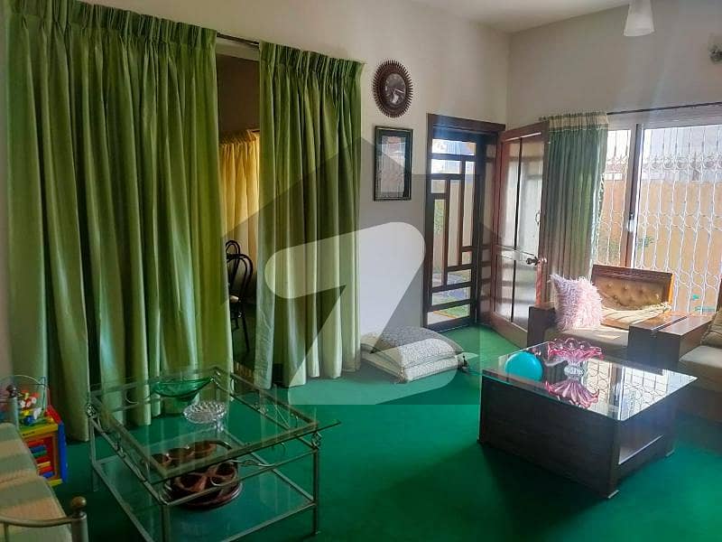 کالٹکس روڈ راولپنڈی میں 5 کمروں کا 10 مرلہ مکان 2.75 کروڑ میں برائے فروخت۔