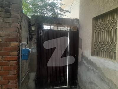 تلس پورہ لاہور میں 3 کمروں کا 8 مرلہ مکان 22.0 ہزار میں کرایہ پر دستیاب ہے۔