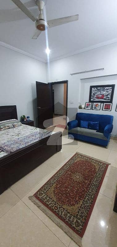 FULLY FURNISHED BEDROOM FOR RENT