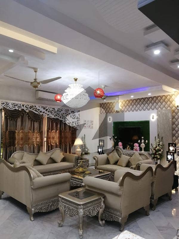 لیک سٹی ۔ سیکٹر ایم ۔ 1 لیک سٹی,رائیونڈ روڈ,لاہور میں 5 کمروں کا 2 کنال مکان 16.0 کروڑ میں برائے فروخت۔
