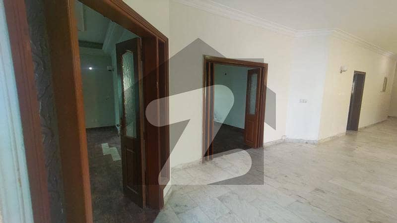 500 Sq Yd Bungalow For Sale In DHA Phase 6