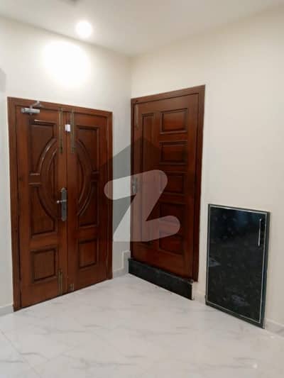 بحریہ ٹاؤن - شیرشاہ بلاک بحریہ ٹاؤن ۔ سیکٹر ایف,بحریہ ٹاؤن,لاہور میں 1 کمرے کا 5 مرلہ زیریں پورشن 35.0 ہزار میں کرایہ پر دستیاب ہے۔